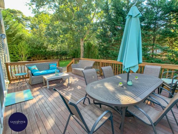 Cape Cod Home 994884