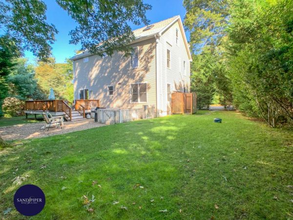 Cape Cod Home 994884