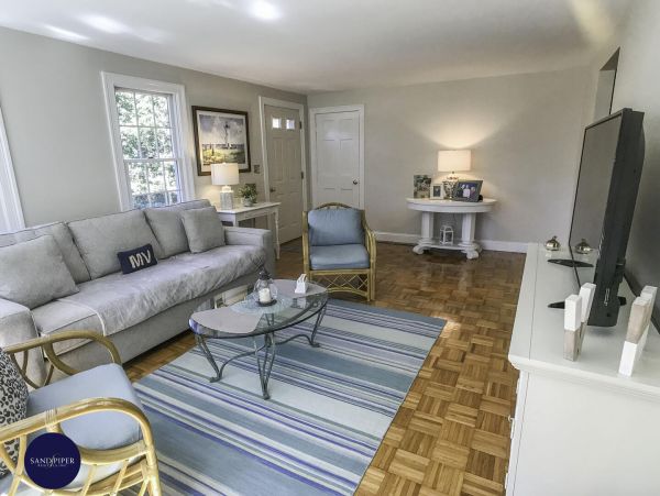 Cape Cod Home 994885