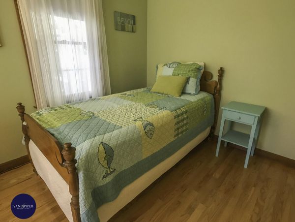Cape Cod Home 994885