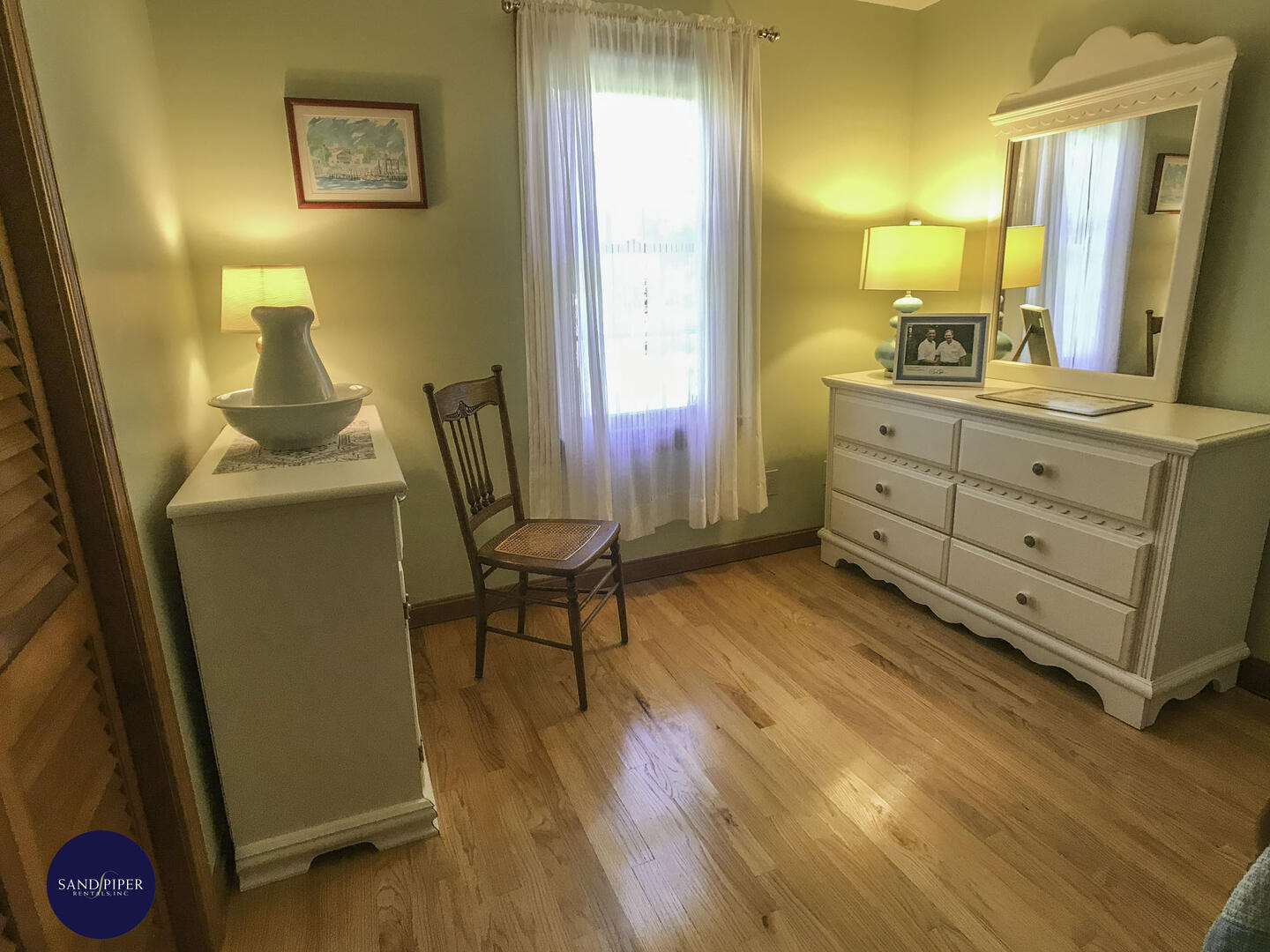Cape Cod Home 994885