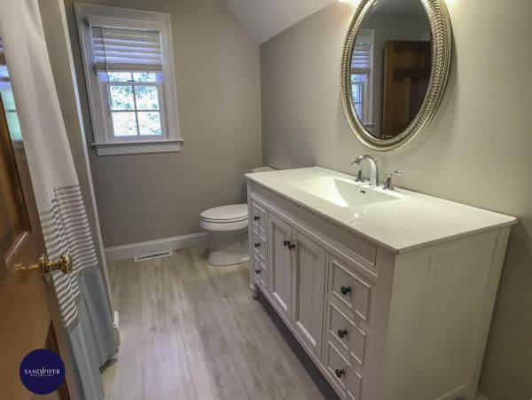 Cape Cod Home 994885