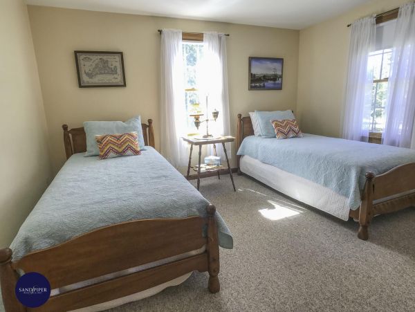 Cape Cod Home 994885