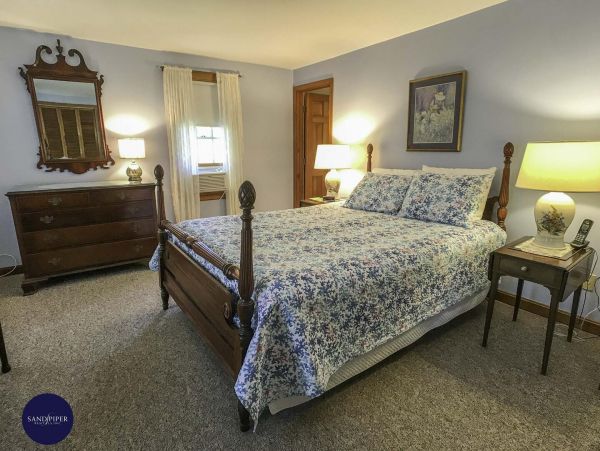 Cape Cod Home 994885