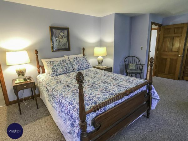 Cape Cod Home 994885
