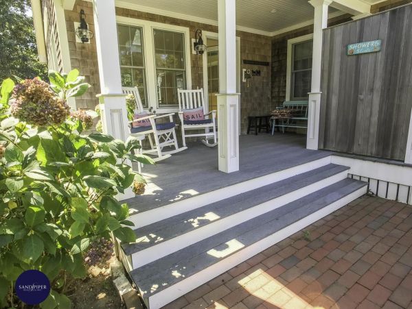 Cape Cod Home 994885