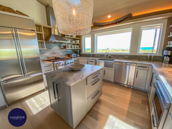 Cape Cod Home 994886