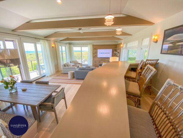 Cape Cod Home 994886