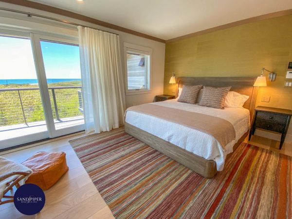 Cape Cod Home 994886