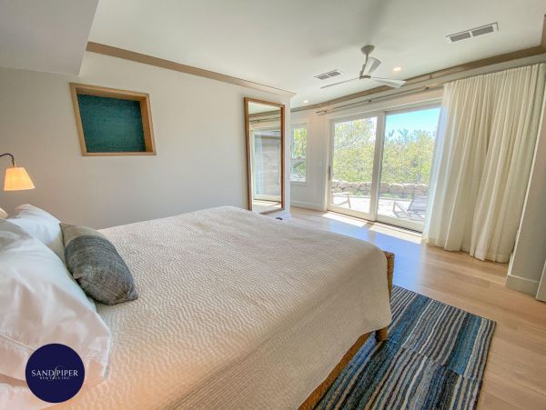 Cape Cod Home 994886