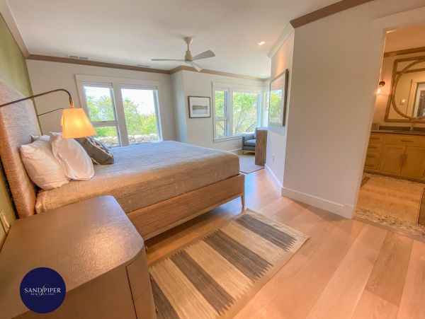 Cape Cod Home 994886