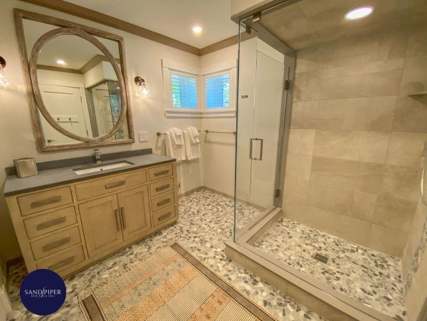 Cape Cod Home 994886