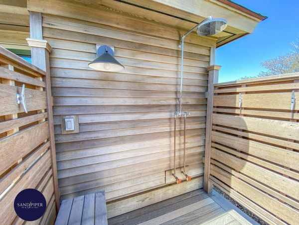 Cape Cod Home 994886