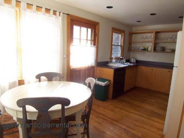 Cape Cod Home 994888