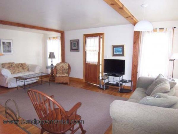 Cape Cod Home 994888