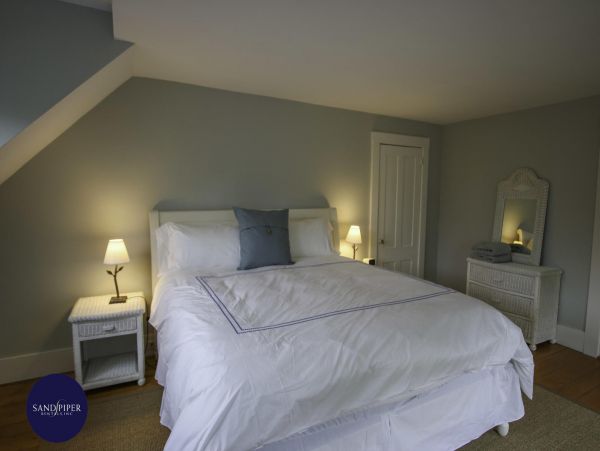 Cape Cod Home 994889