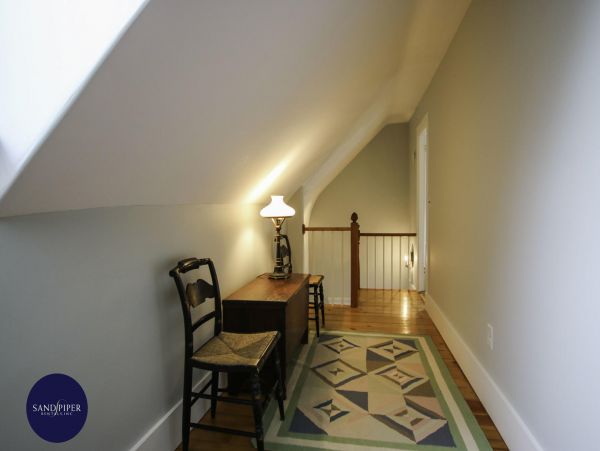 Cape Cod Home 994889