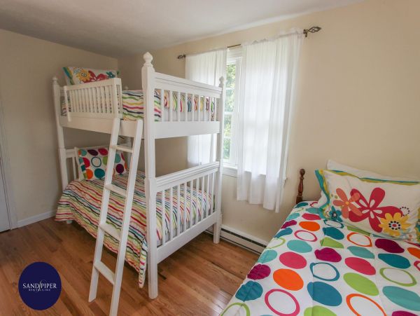 Cape Cod Home 994890