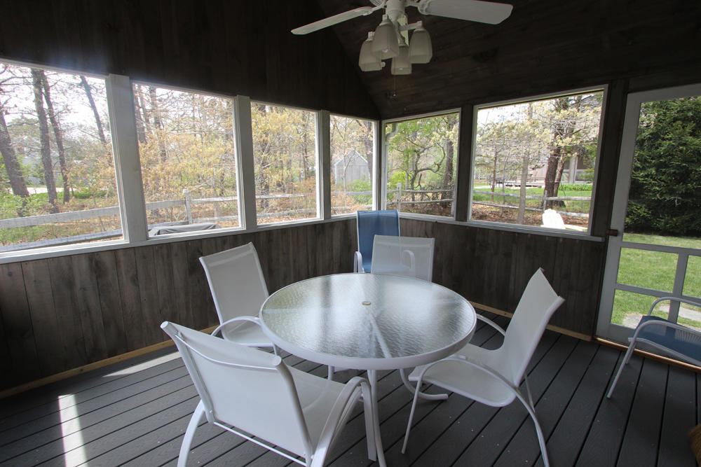 Cape Cod Home 994890
