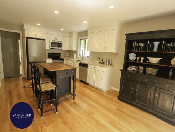 Cape Cod Home 994891