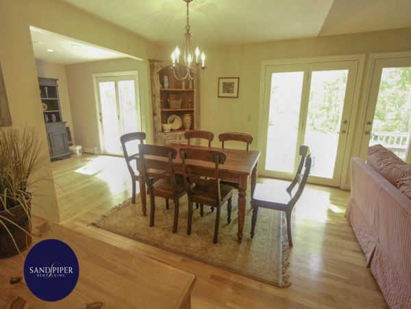 Cape Cod Home 994891