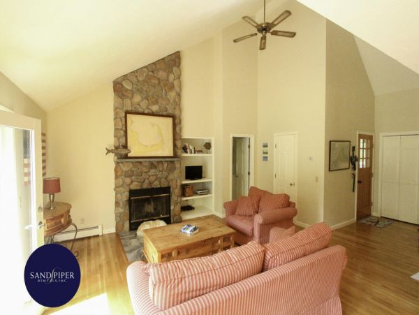 Cape Cod Home 994891