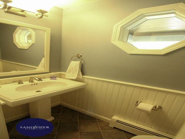 Cape Cod Home 994891
