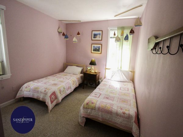 Cape Cod Home 994891