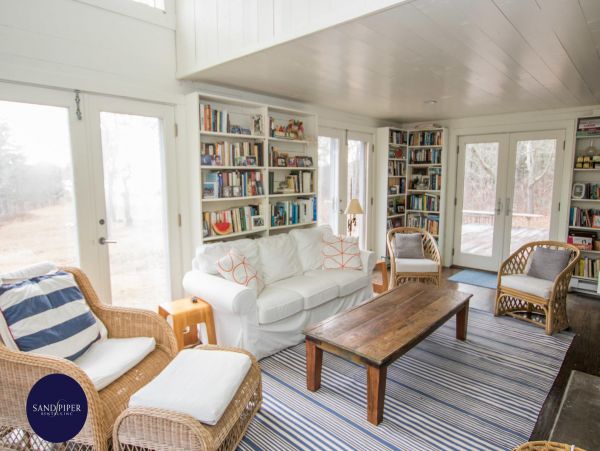 Cape Cod Home 994895