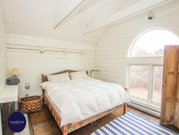 Cape Cod Home 994895