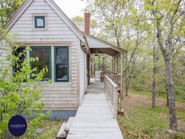 Cape Cod Home 994895