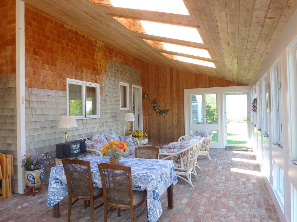 Cape Cod Home 994896