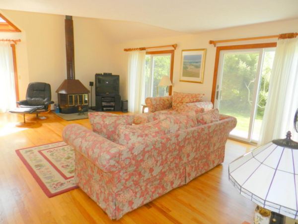 Cape Cod Home 994896
