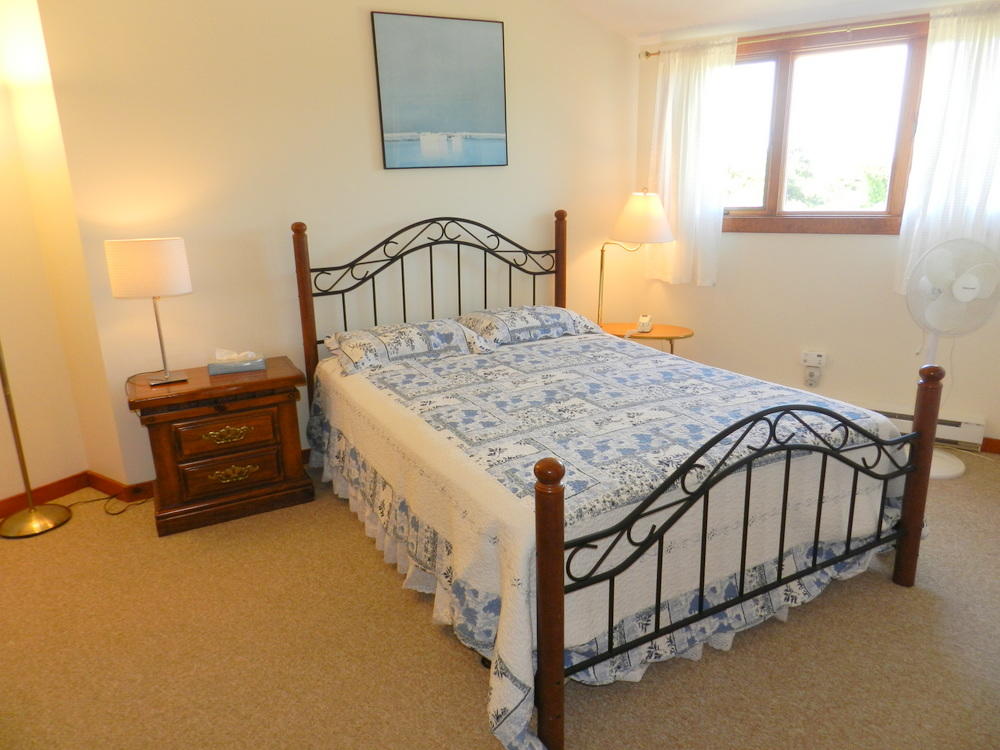 Cape Cod Home 994896