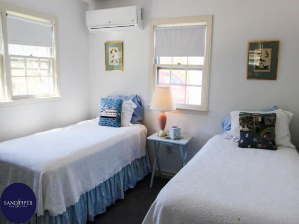 Cape Cod Home 994898