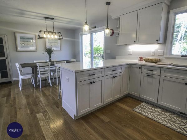 Cape Cod Home 994899