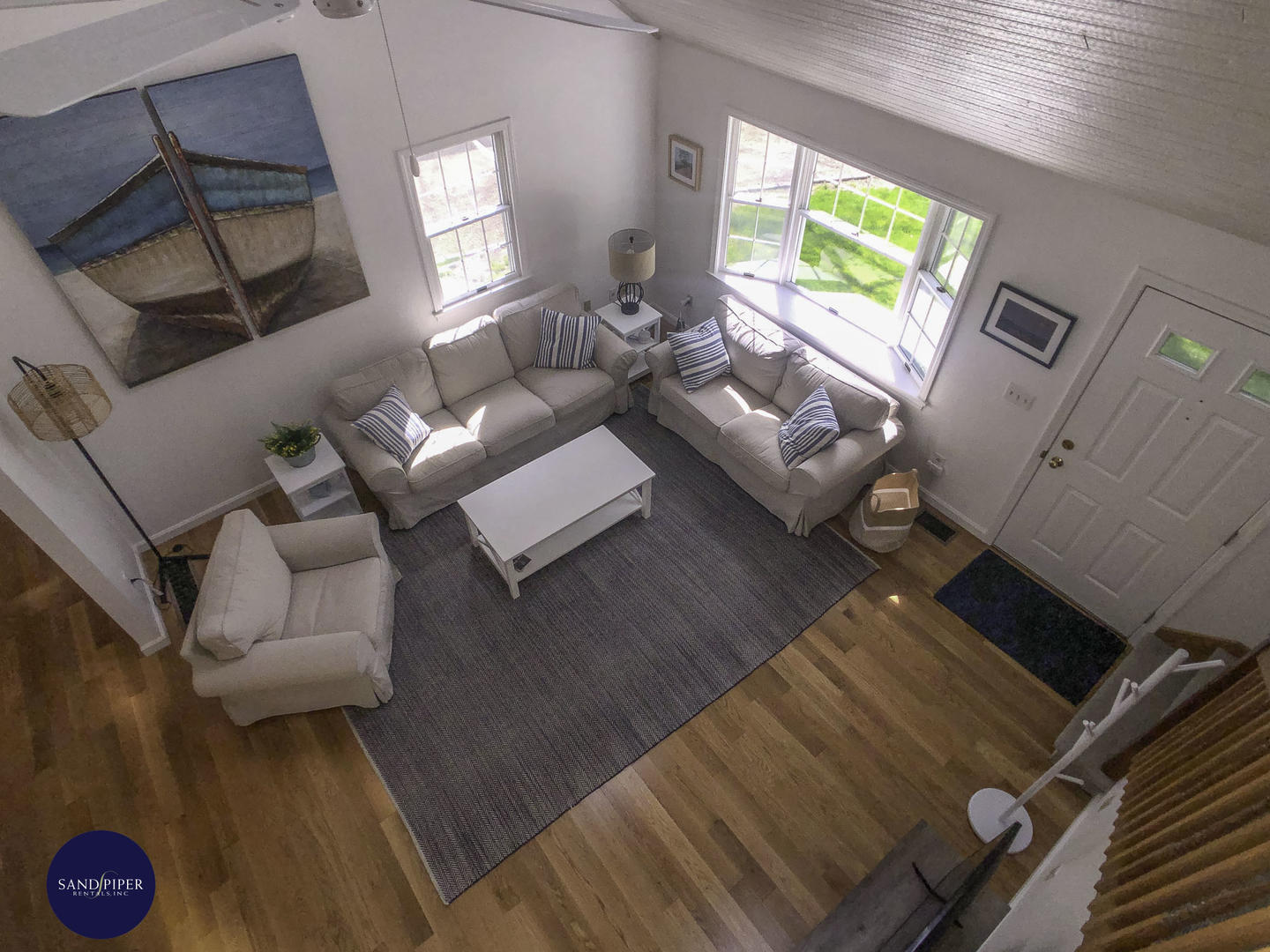 Cape Cod Home 994899