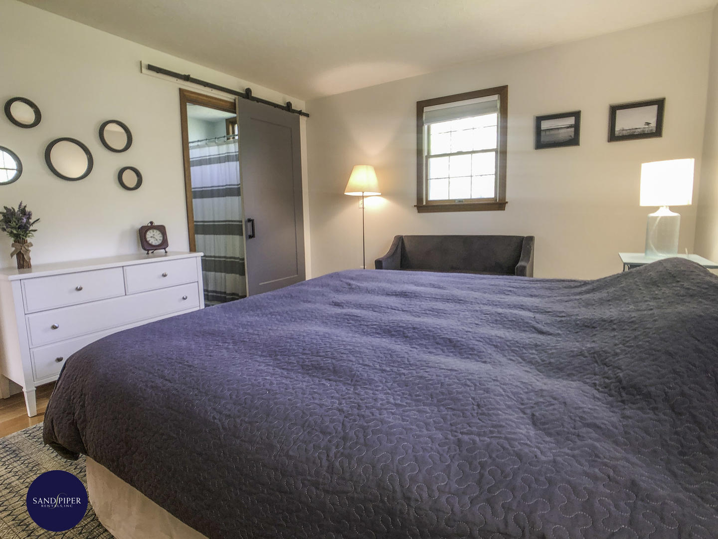 Cape Cod Home 994899
