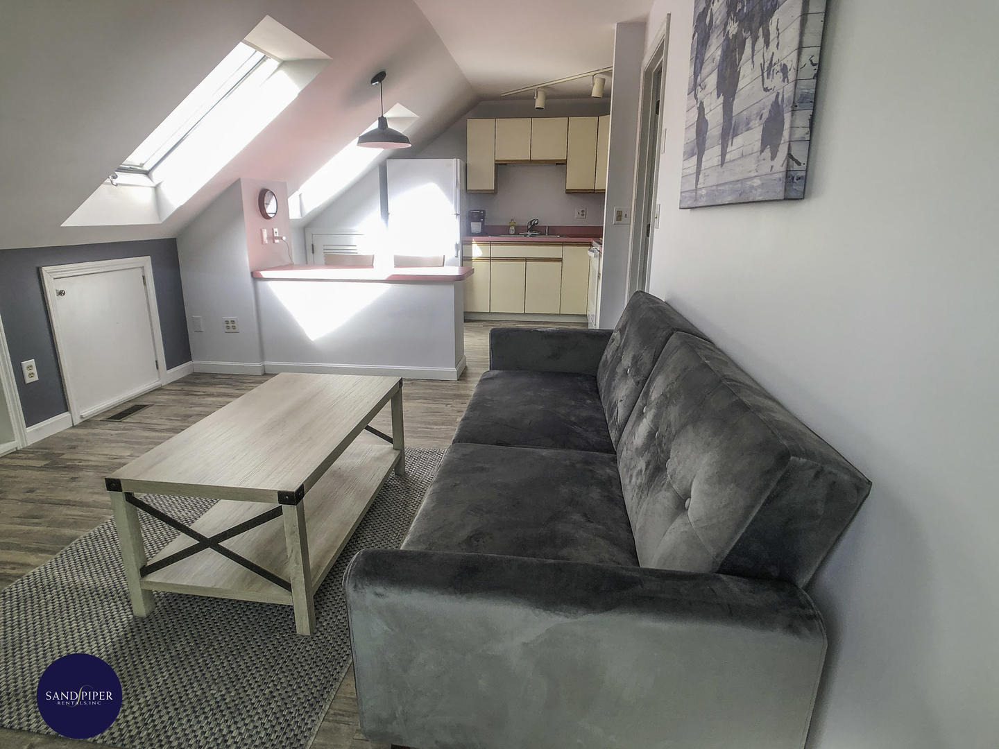 Cape Cod Home 994899