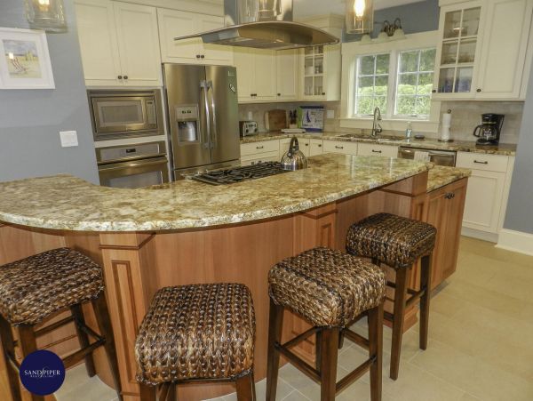 Cape Cod Home 994900