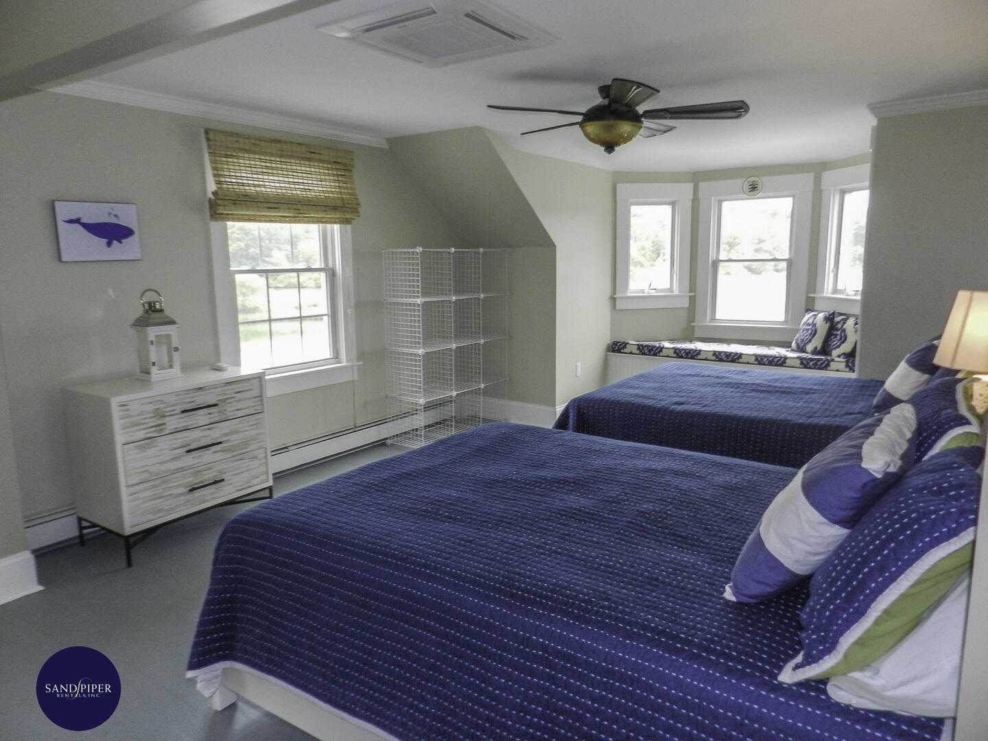 Cape Cod Home 994900