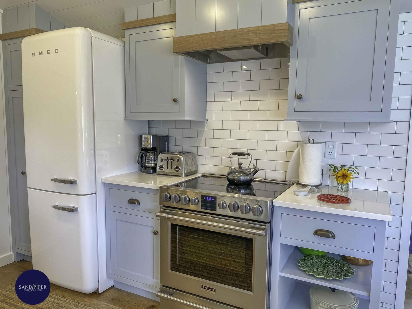Cape Cod Home 994901
