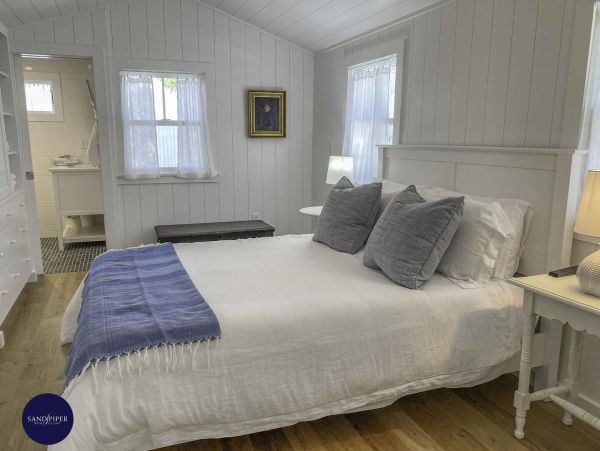 Cape Cod Home 994901