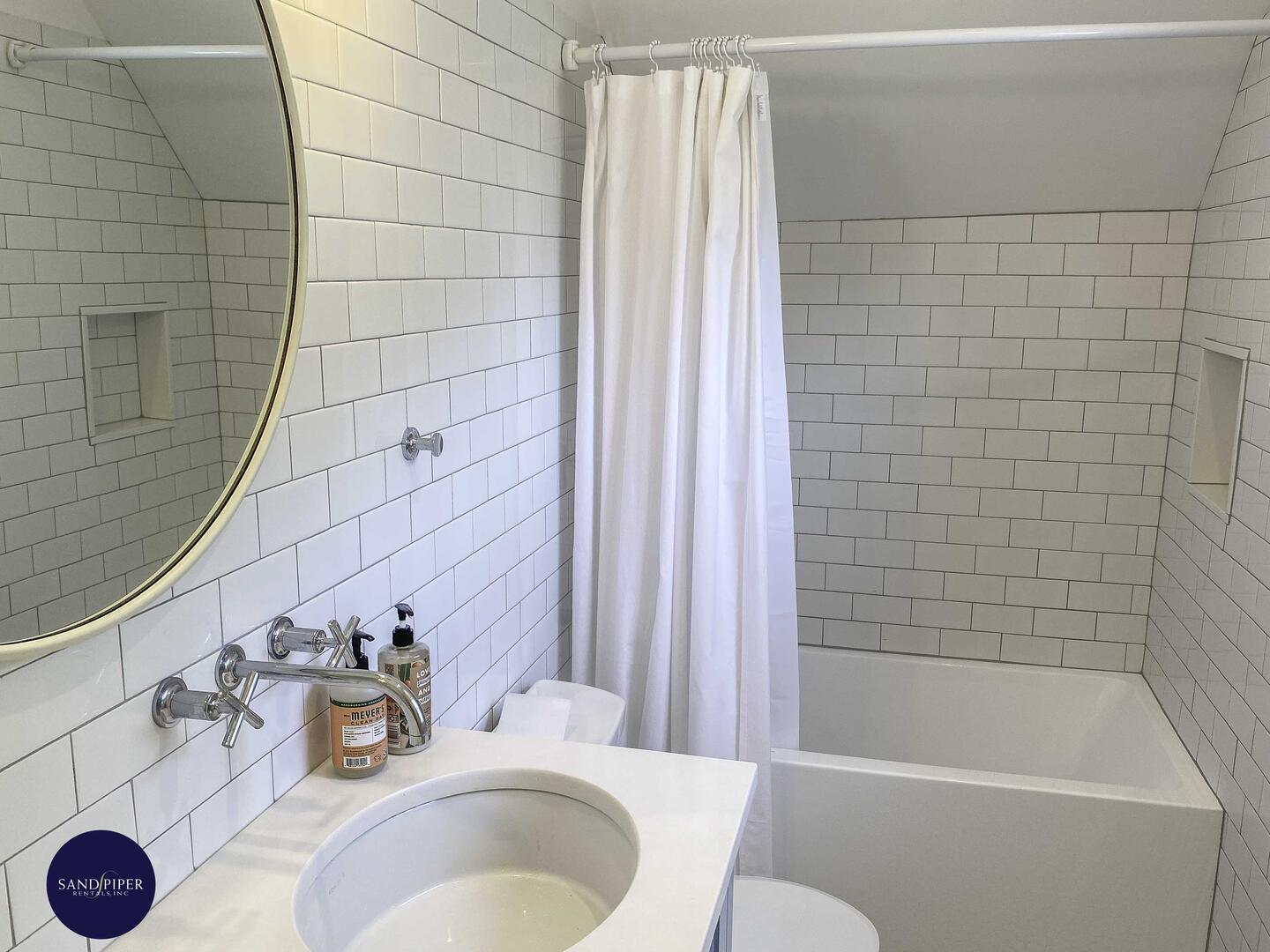 Cape Cod Home 994901