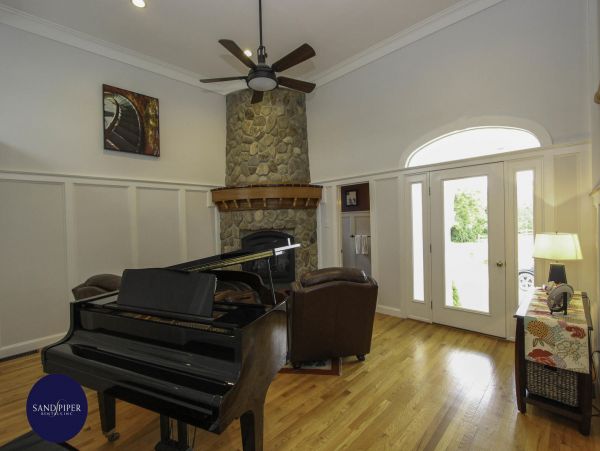 Cape Cod Home 994902