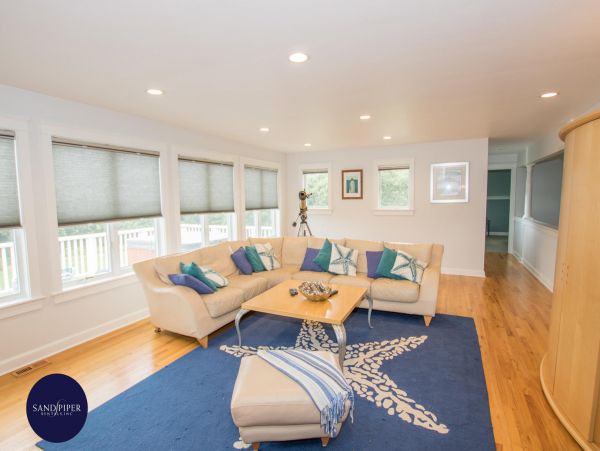 Cape Cod Home 994902