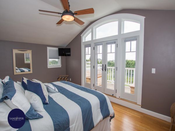 Cape Cod Home 994902