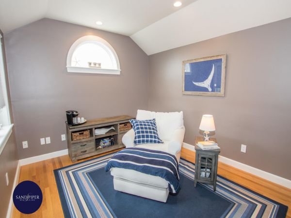 Cape Cod Home 994902