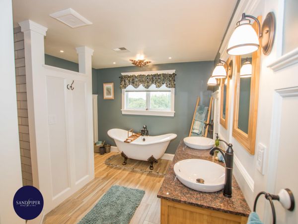 Cape Cod Home 994902