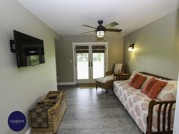 Cape Cod Home 994902